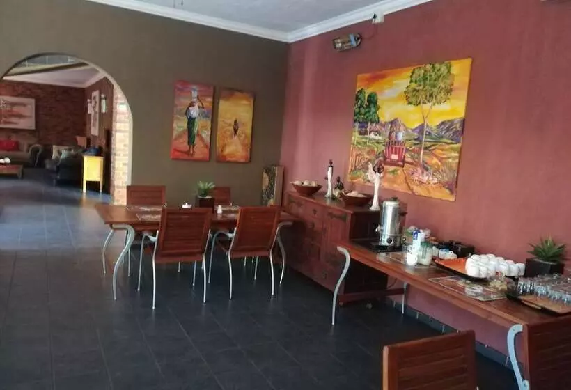 Fotos del hotel 24 Onvrey 3 Star Guest House:  9