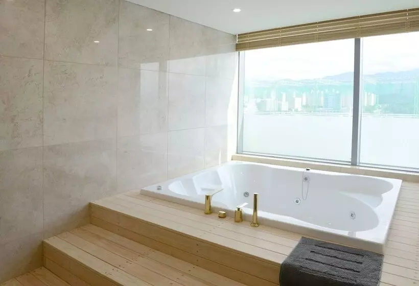 Fotos del hotel Interburgo  Wonju:  14