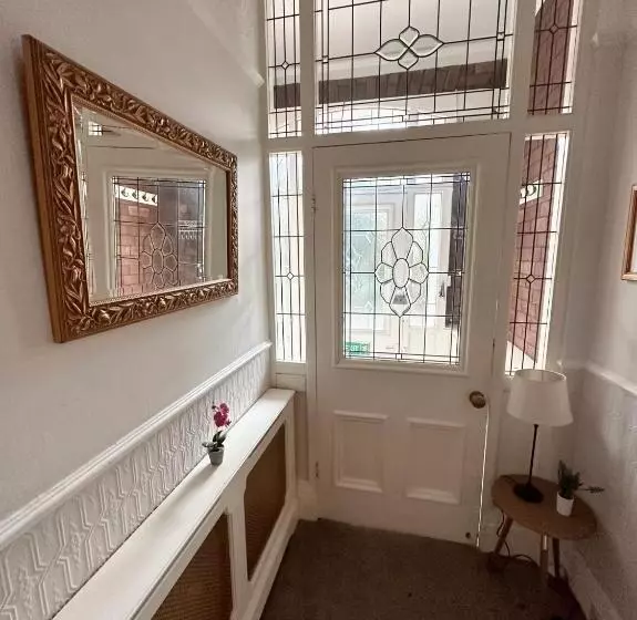 Fotos del hotel Lennox Lea Studios And Apartments:  3