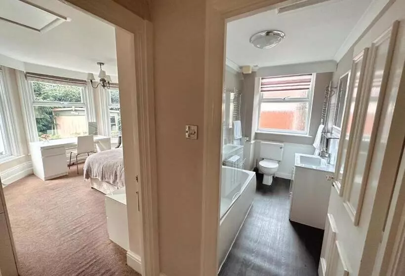 Fotos del hotel Lennox Lea Studios And Apartments:  19