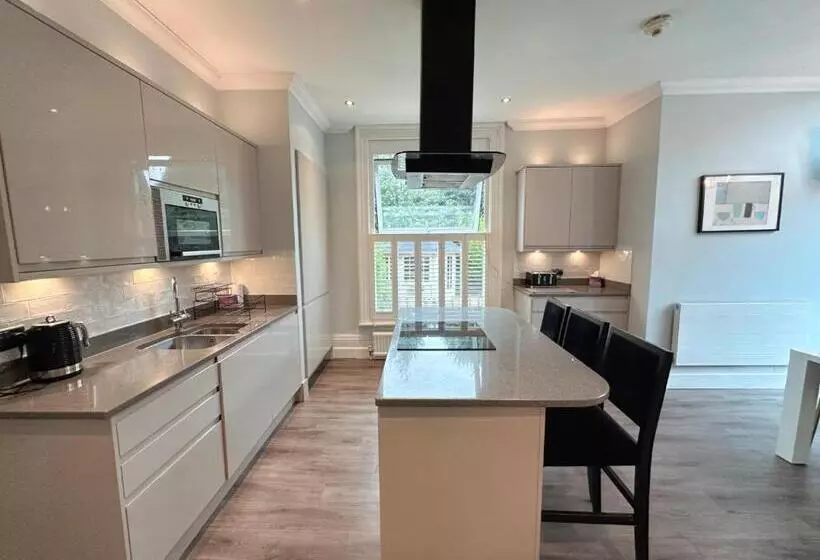 Fotos del hotel Lennox Lea Studios And Apartments:  18