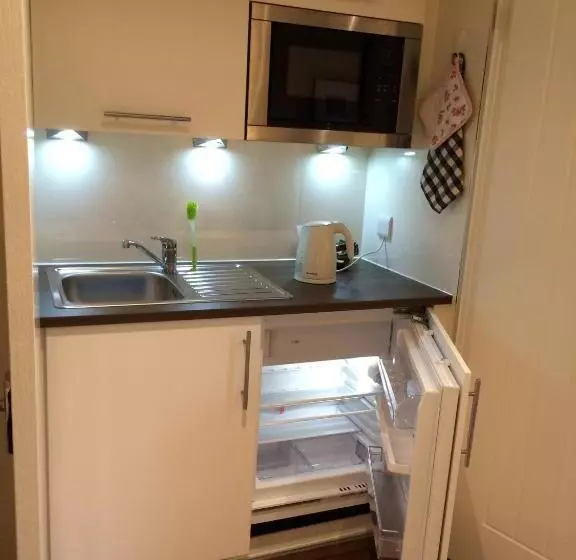 Fotos del hotel Lennox Lea Studios And Apartments:  14