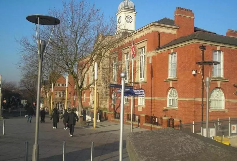 Fotos del hotel Lennox Lea Studios And Apartments:  7