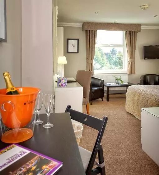 Fotos del hotel Lennox Lea Studios And Apartments:  13