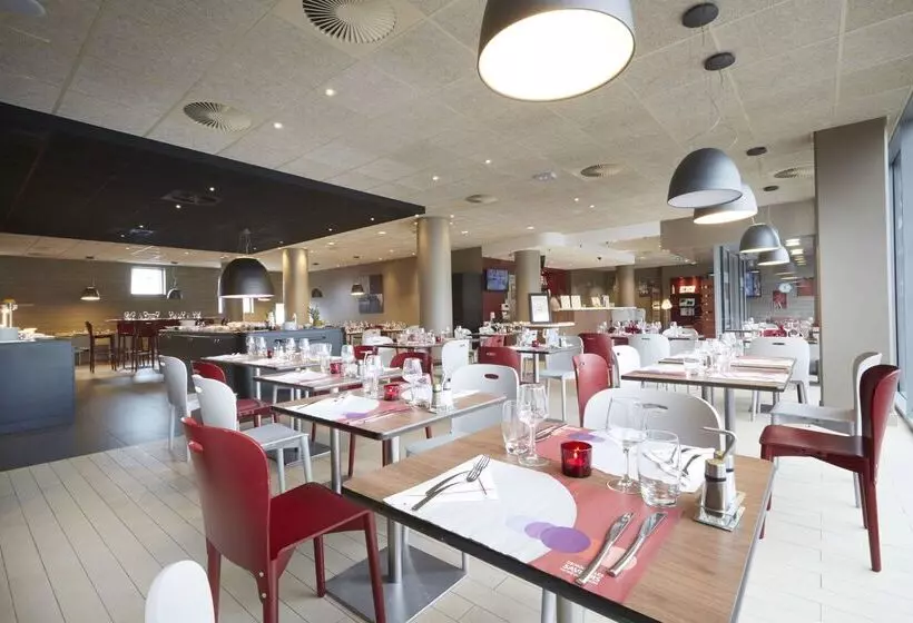 Fotos del hotel Campanile Lille Euralille:  10