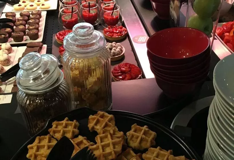 Fotos del hotel Campanile Lille Euralille:  22