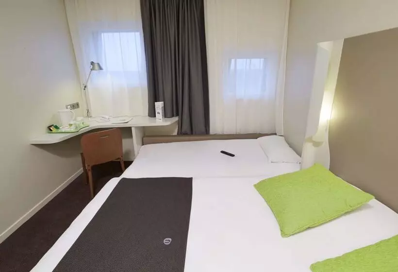 Fotos del hotel Campanile Lille Euralille:  9