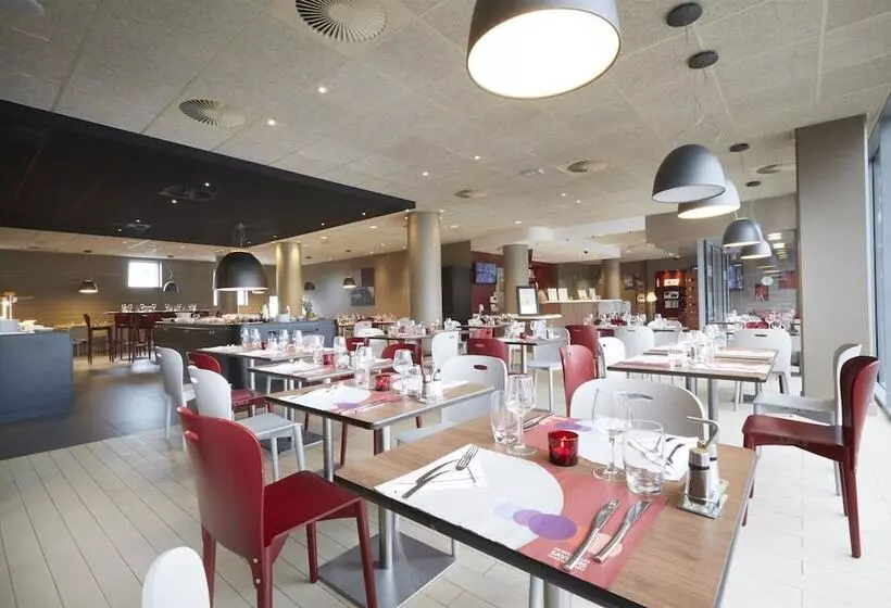 Fotos del hotel Campanile Lille Euralille:  8