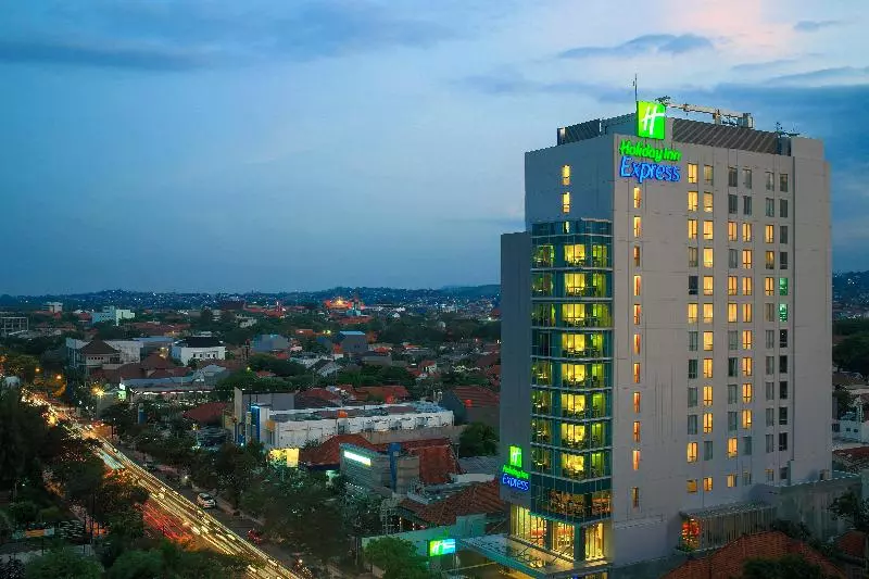 Fotos del hotel Holiday Inn Express Semarang Simpang Lima, An Ihg:  16