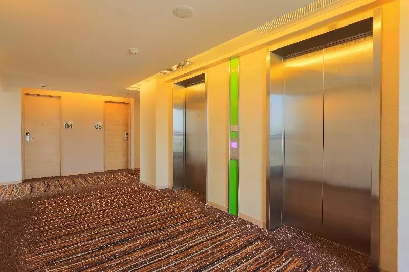 Fotos del hotel Holiday Inn Express Semarang Simpang Lima, An Ihg:  17