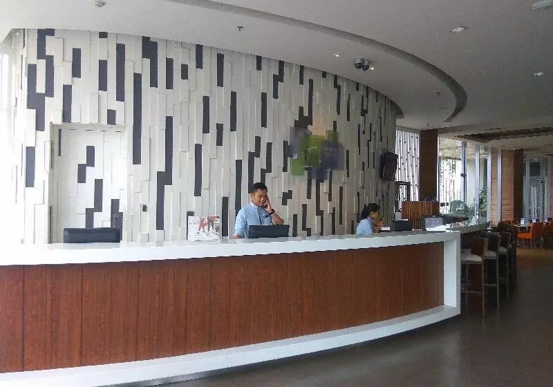 Fotos del hotel Holiday Inn Express Semarang Simpang Lima, An Ihg:  2