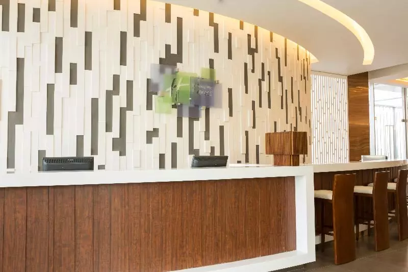 Fotos del hotel Holiday Inn Express Semarang Simpang Lima, An Ihg:  9