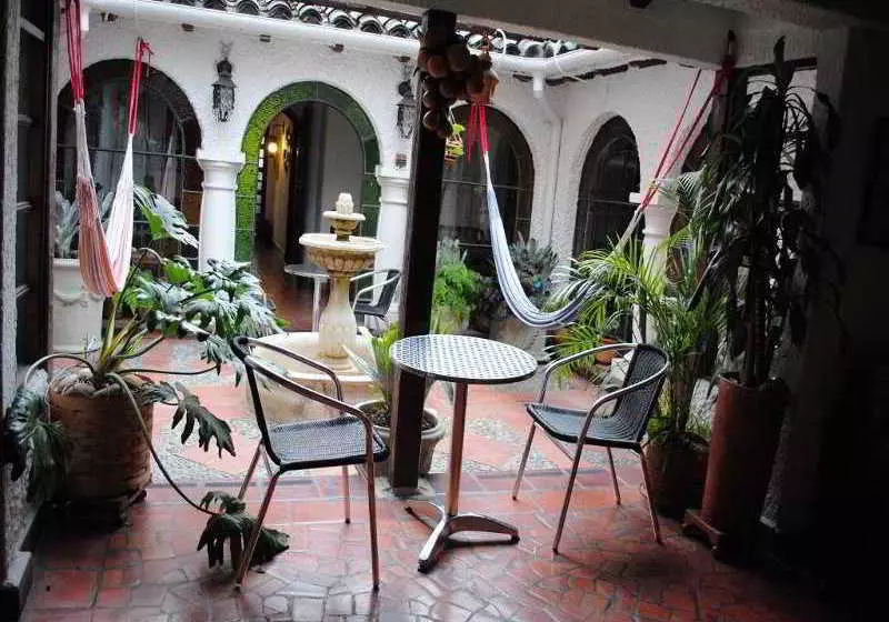 Fotos del hotel La Mansion:  2