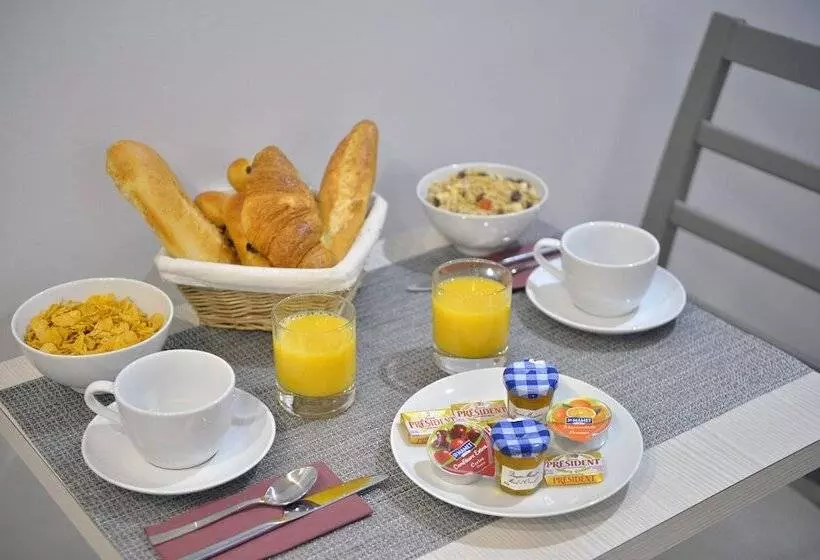 Fotos del hotel Hôtel Eugénie:  8