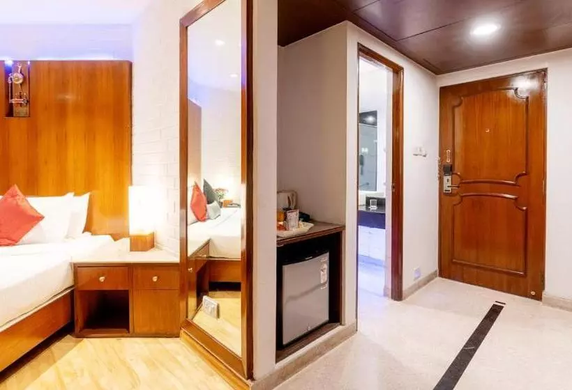 Fotos del hotel Sfo  And Suites:  2