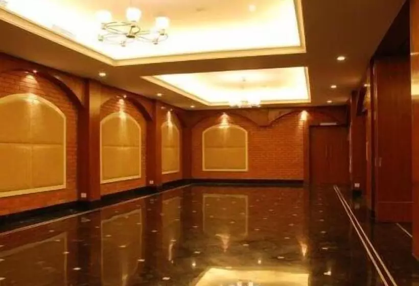 Fotos del hotel Sfo  And Suites:  8