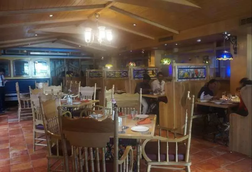 Fotos del hotel Sfo  And Suites:  16