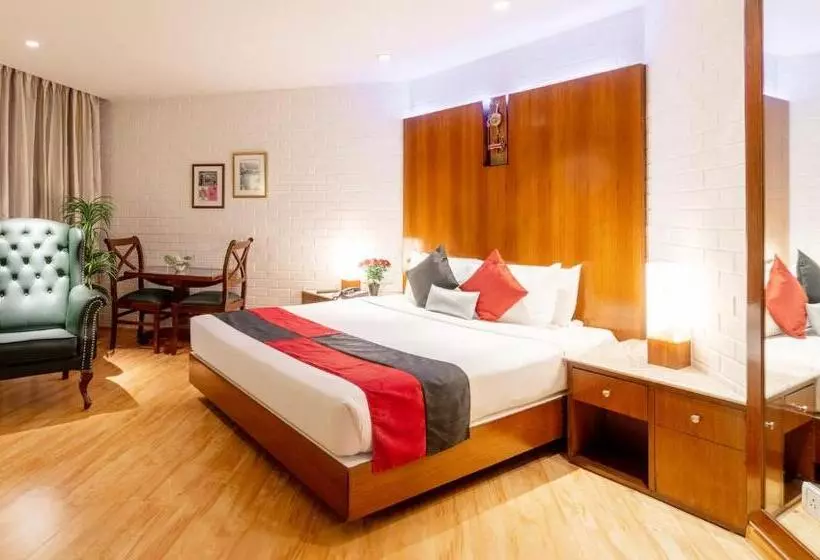 Fotos del hotel Sfo  And Suites:  7