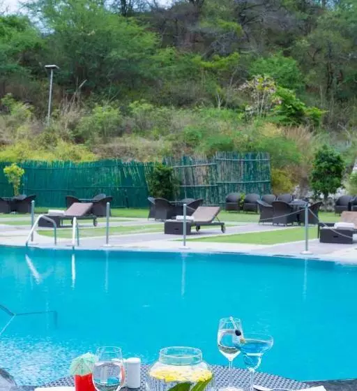 Fotos del hotel Golden Tulip Chandigarh, Panchkula:  2