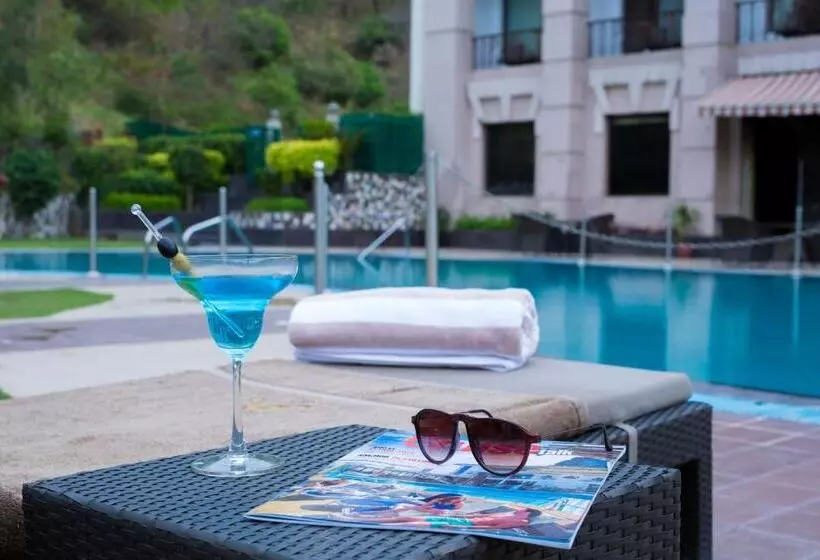 Fotos del hotel Golden Tulip Chandigarh, Panchkula:  6