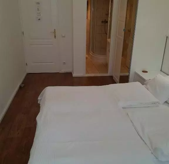 Fotos del hotel Connection Guesthouse:  9