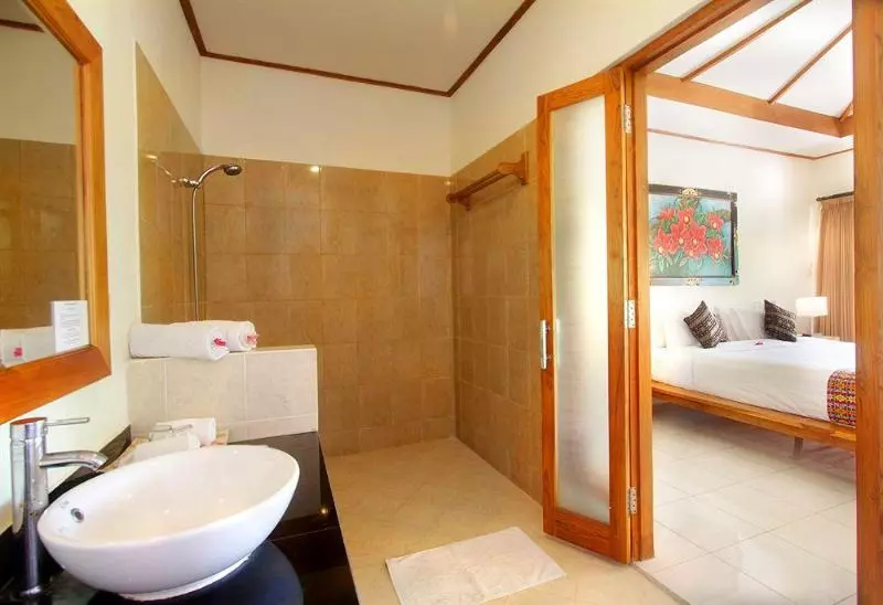 Fotos del hotel Puri Sari Beach:  7