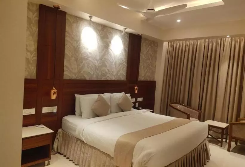 Fotos del hotel The Plaza:  12