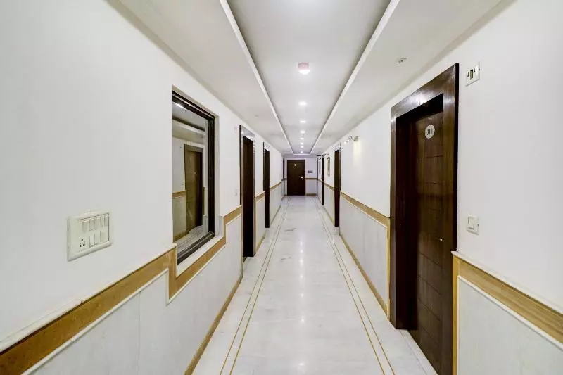 Fotos del hotel Capital O 4051 La Sapphire:  3