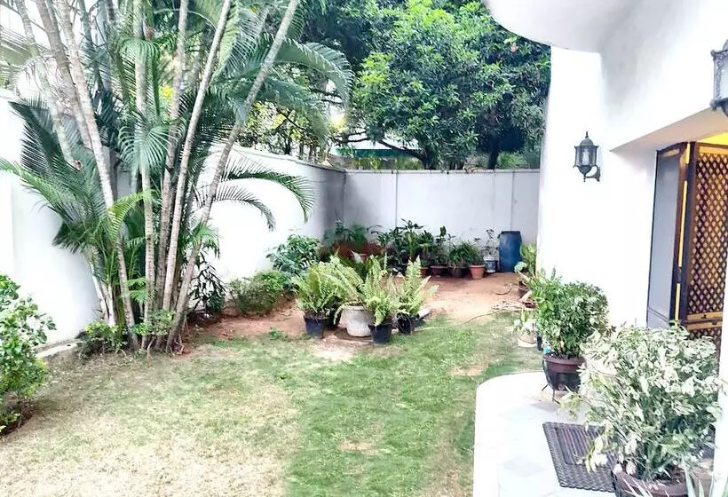 Fotos del hotel Guest Inn Suites:  5