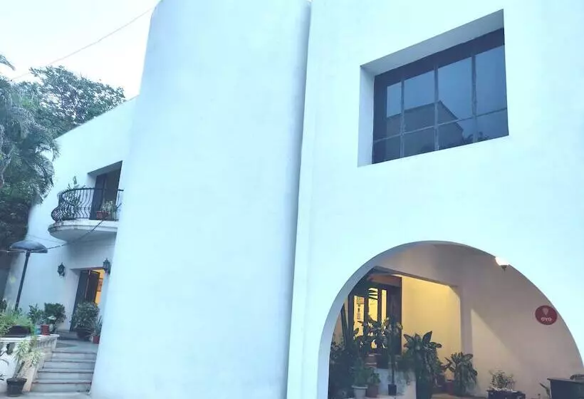 Fotos del hotel Guest Inn Suites:  2