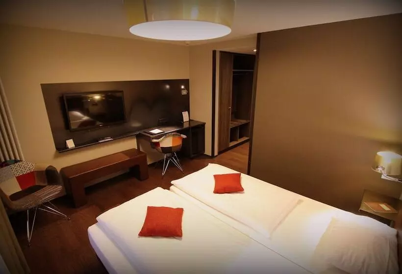 Fotos del hotel Volksschule:  2