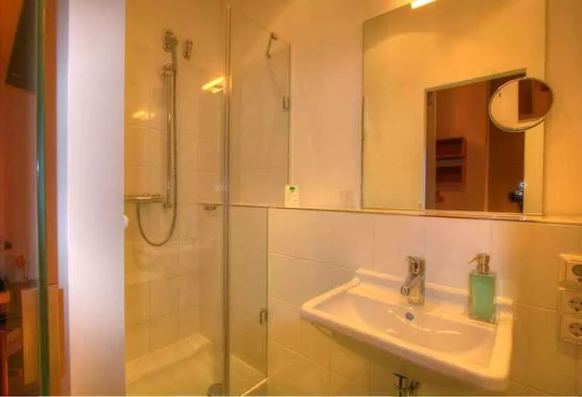 Fotos del hotel Johann:  7