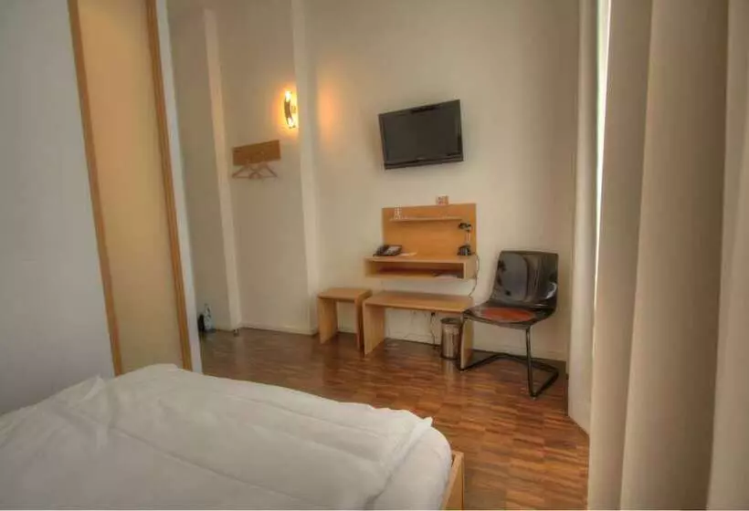 Fotos del hotel Johann:  2