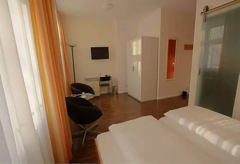 Fotos del hotel Johann:  12