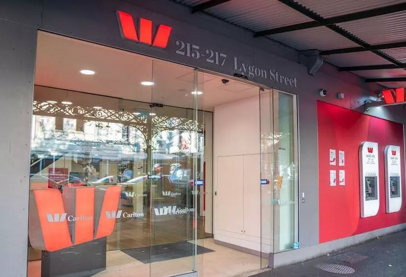 Fotos del hotel Clocktower Apartment:  11