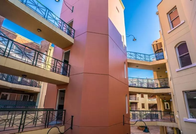 Fotos del hotel Clocktower Apartment:  8