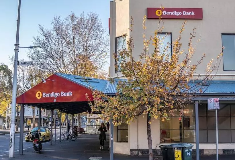 Fotos del hotel Clocktower Apartment:  25