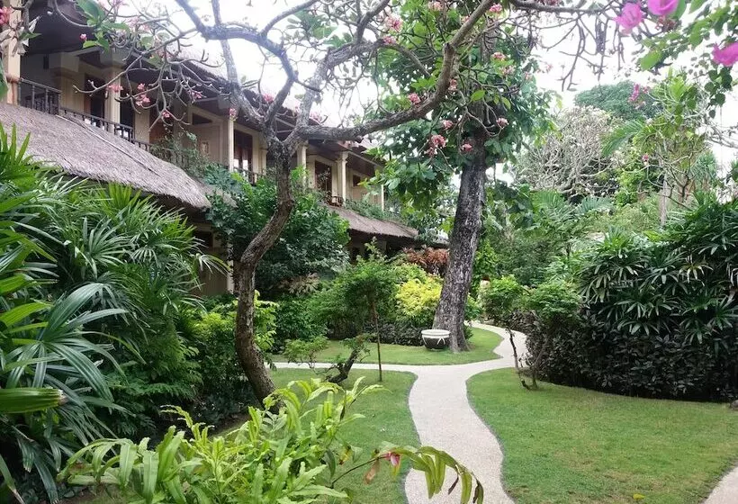 Fotos del hotel The Sari Beach:  24