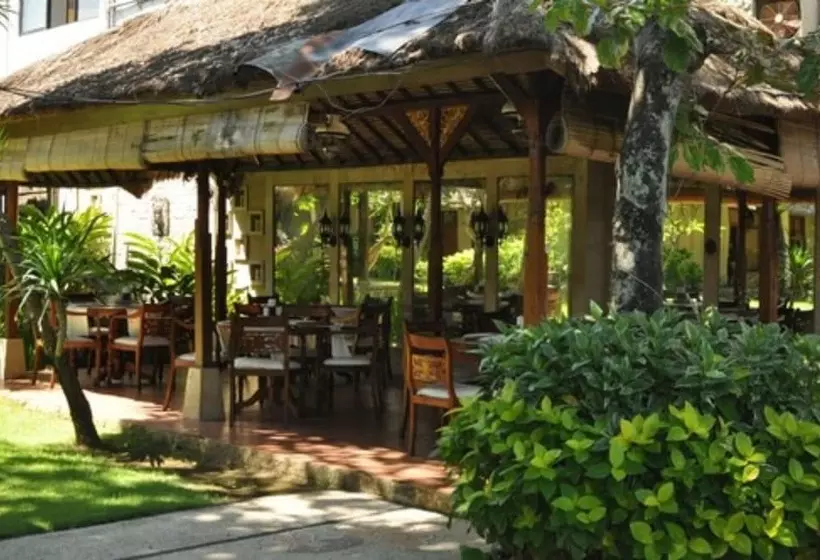 Fotos del hotel The Sari Beach:  15