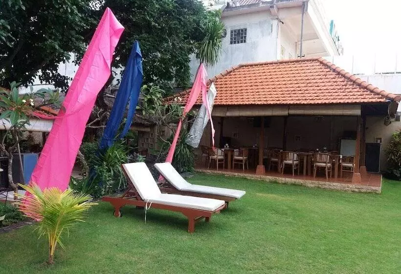 Fotos del hotel The Sari Beach:  20