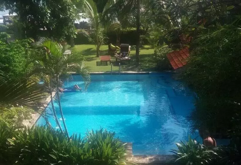 Fotos del hotel The Sari Beach:  3