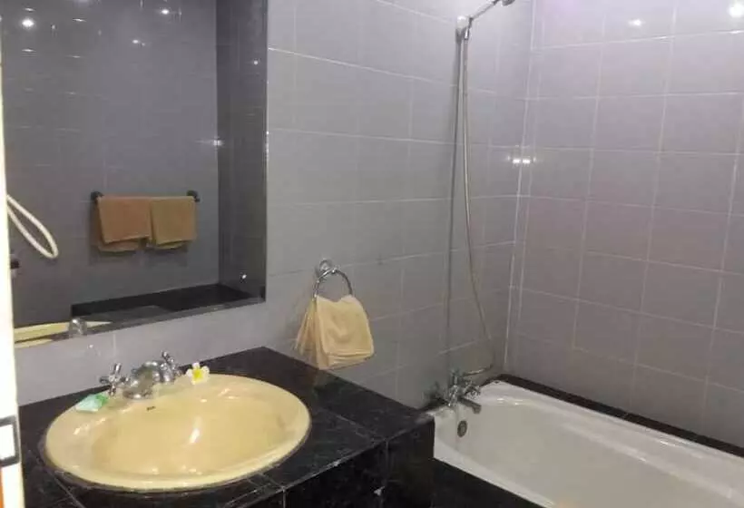 Fotos del hotel The Sari Beach:  12