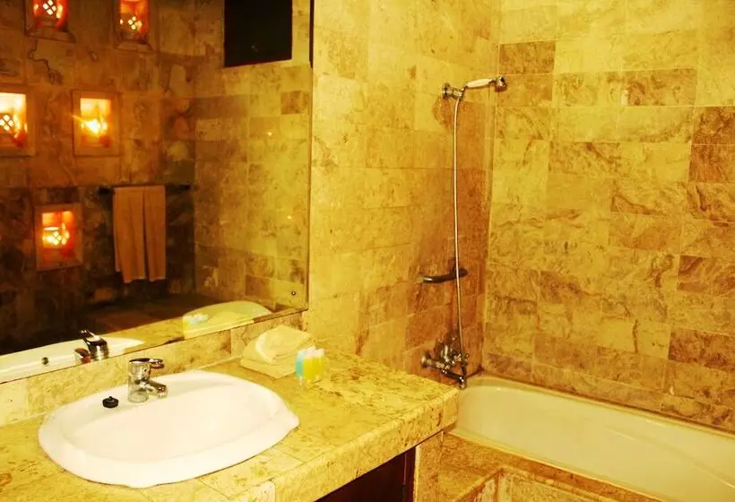 Fotos del hotel The Sari Beach:  7