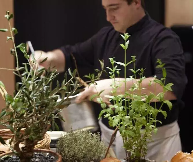 Fotos del hotel Le Cinq Codet:  9