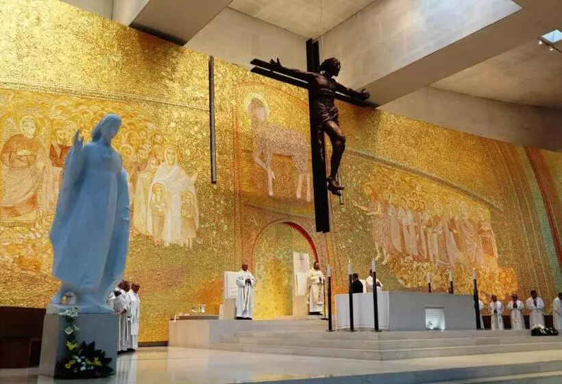 Fotos del hotel Santo Condestavel:  8