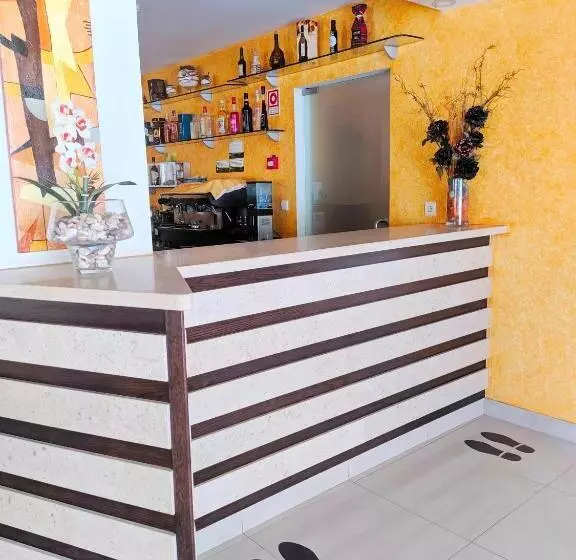 Fotos del hotel Santo Condestavel:  6