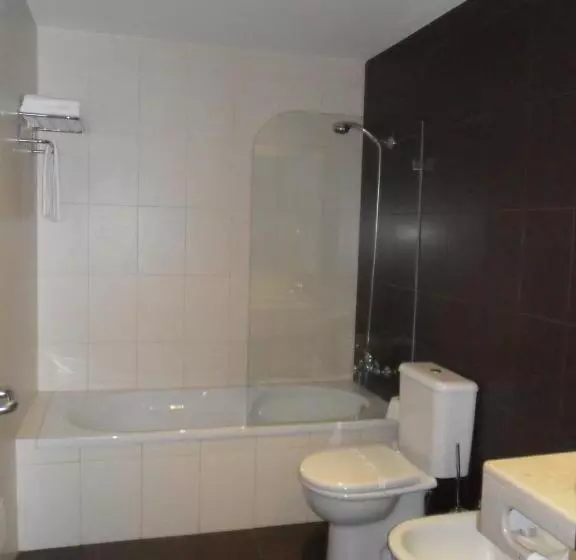 Fotos del hotel Santo Condestavel:  7