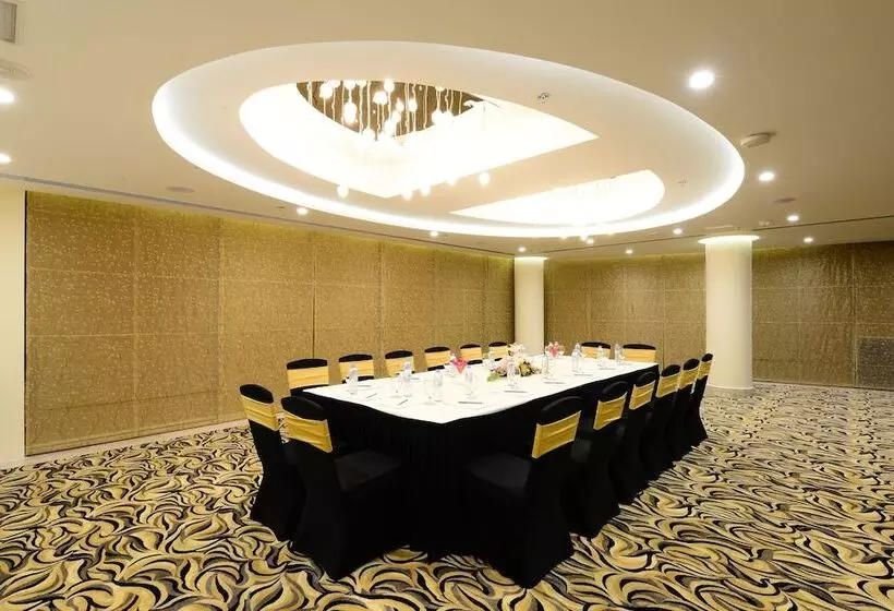 Fotos del hotel Landmark Premier:  5