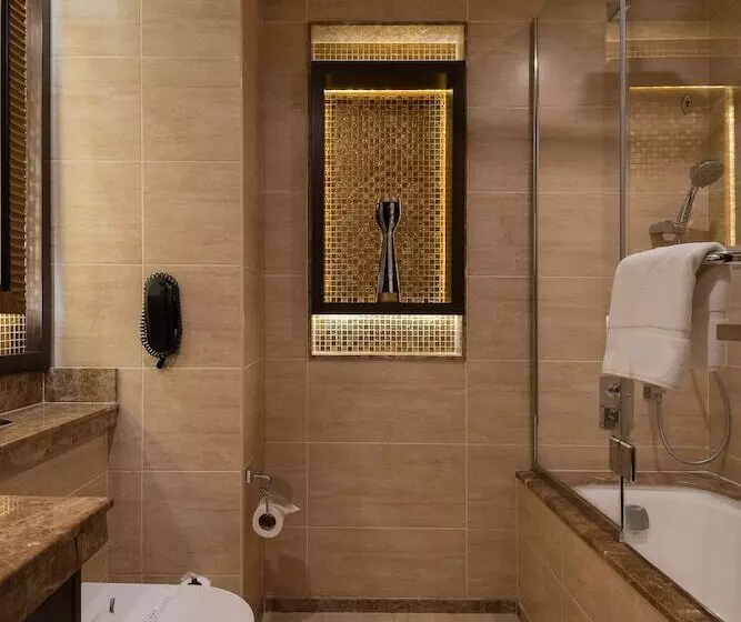 Fotos del hotel Landmark Premier:  4
