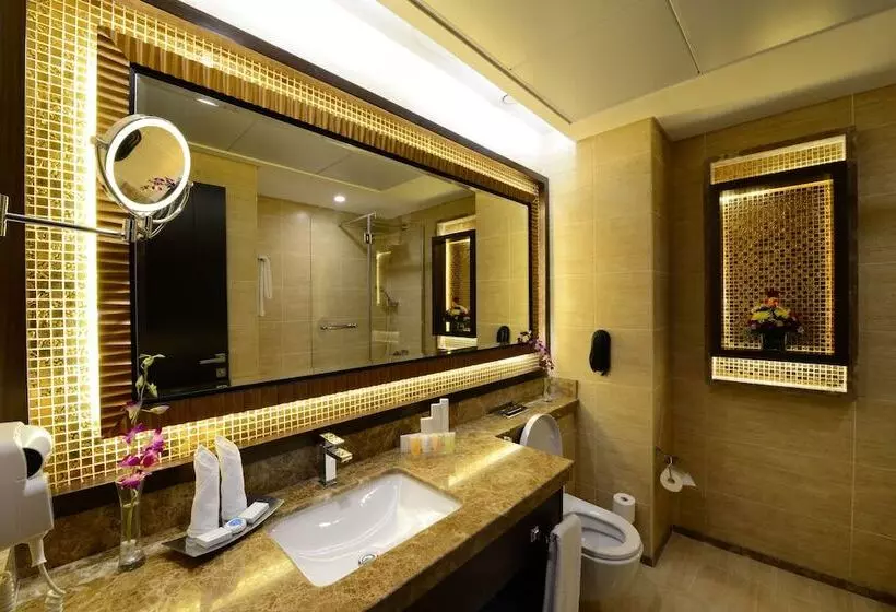 Fotos del hotel Landmark Premier:  12
